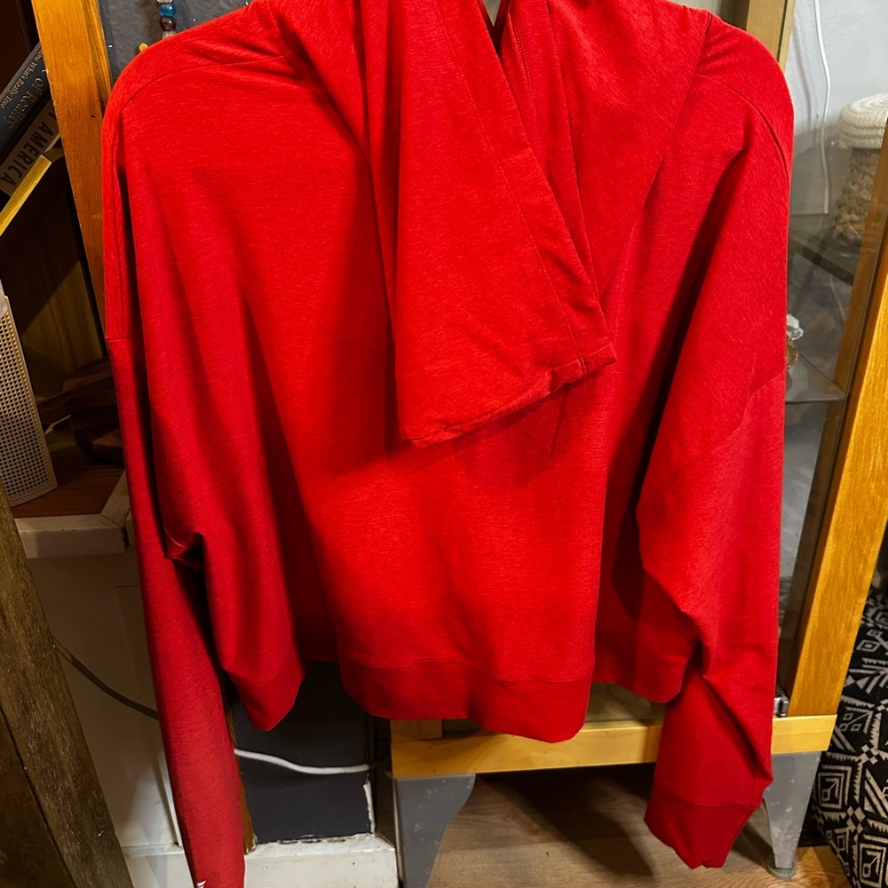 Fabletics Salsa Red 💃 Sweatshirt - Picture 7 of 11